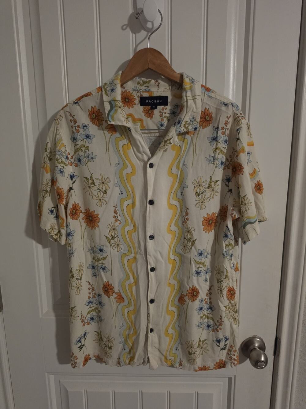PacSun Men’s M Floral Button Up Shirt Retro 70s Groovy Short Sleeve Cream